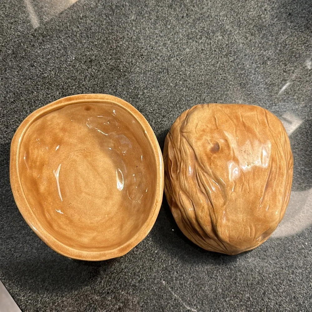 🌰 Vintage Arner’s Ceramic Walnut Candy Dish
